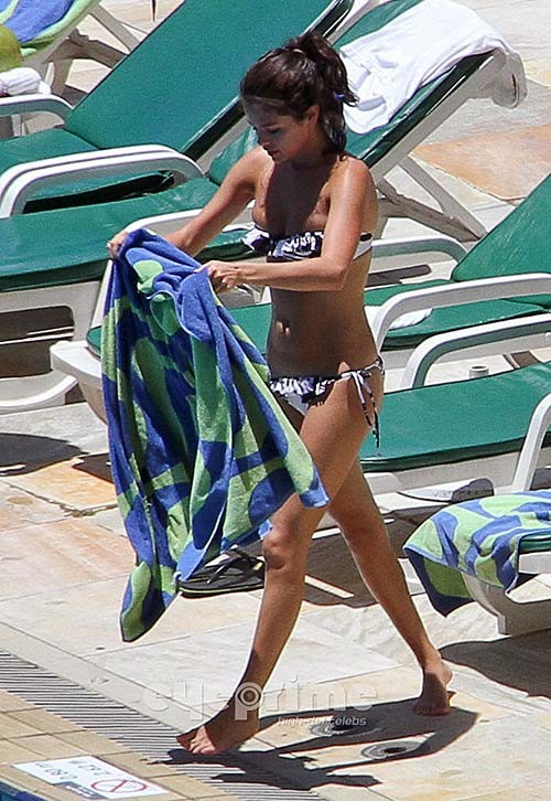 Selena Gomez exposing sexy body and ass in bikini on beach #75274245
