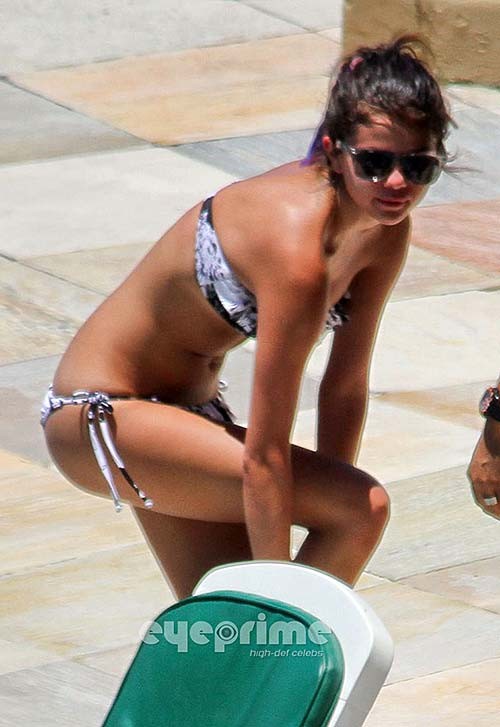 Selena Gomez exposing sexy body and ass in bikini on beach #75274260