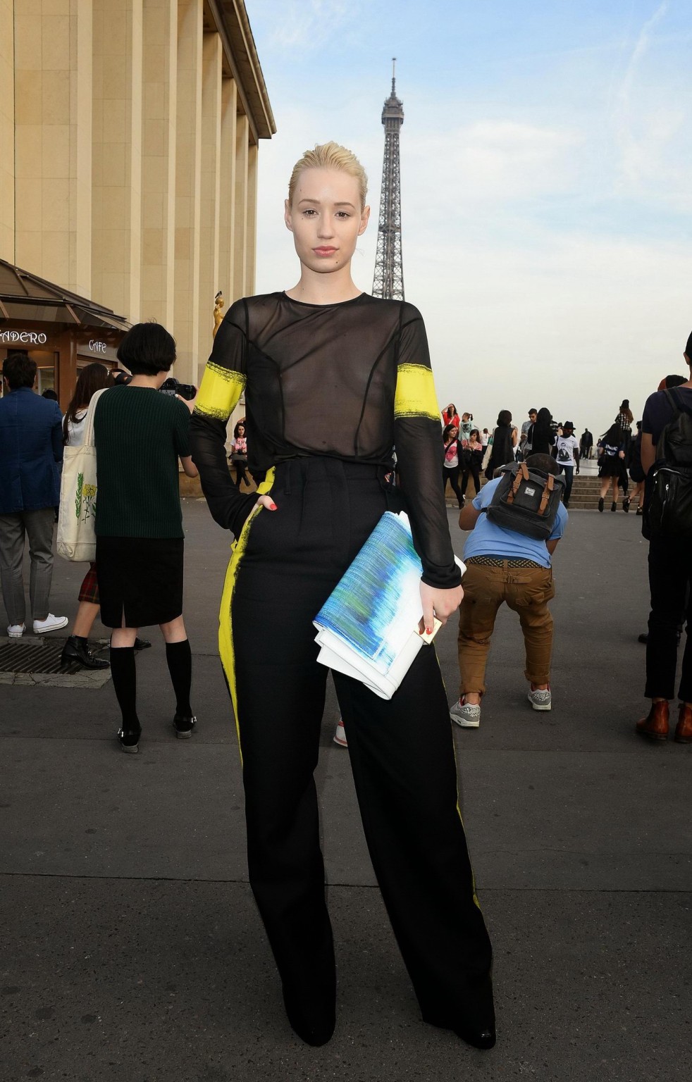 Iggy Azalea zeigt ihre Titten in einem durchsichtigen Oberteil bei der Maison Martin Ma
 #75217406