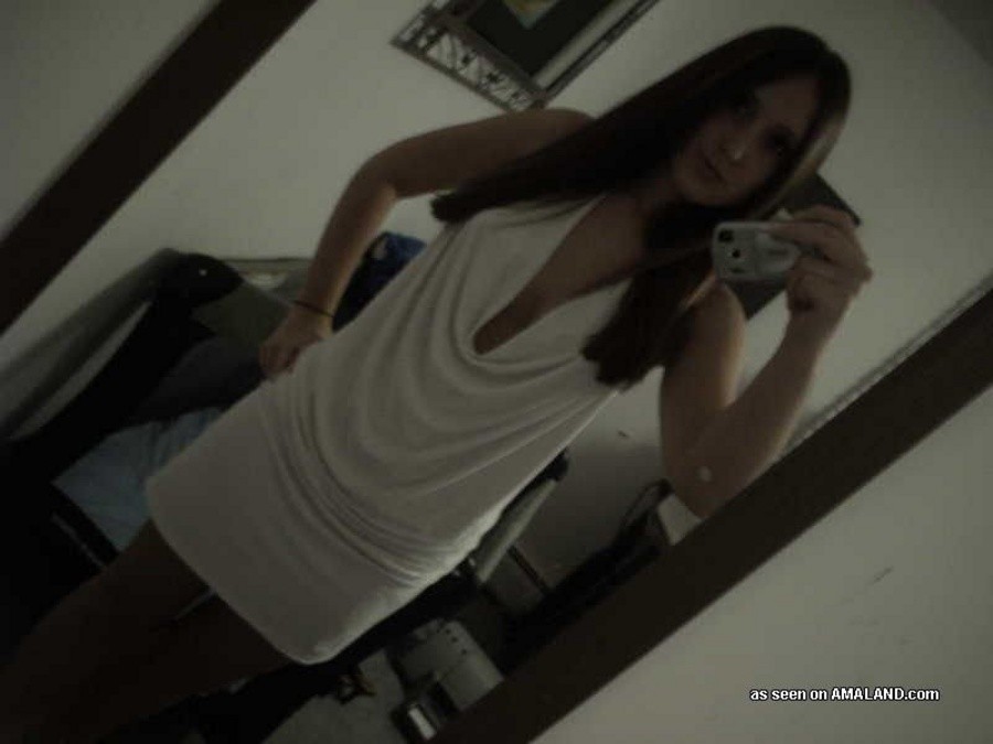 Sexy morena autofoto mostrando sus tetas redondas perfectas
 #67229129