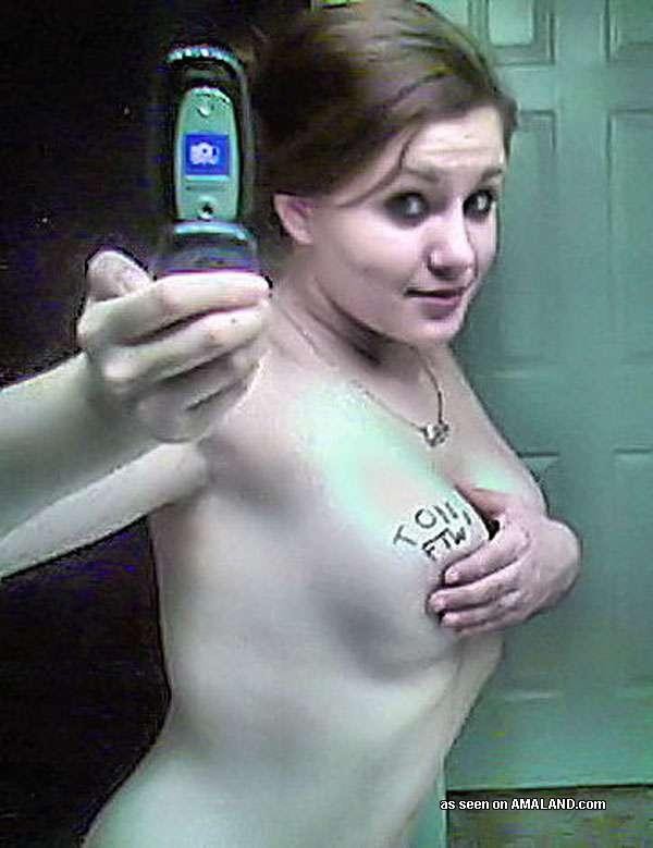 蒸し暑いバストのセクシーな素人のインクを塗ったベイブのカムホーリング
 #68115993