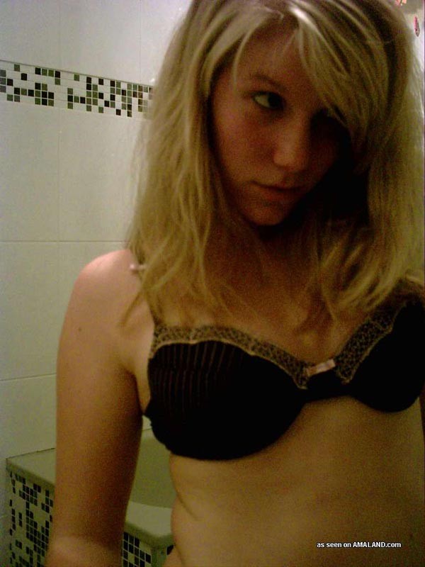 Black and white self-shots from this blonde amateur cutie #71502439
