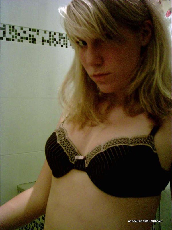 Black and white self-shots from this blonde amateur cutie #71502446