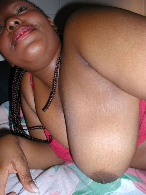 Negrita gorda follada en el coño de la gorda
 #73432081