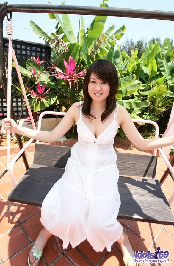 Asiatische Teenager-Modell risa misaki showin Titten und Muschi
 #69769648