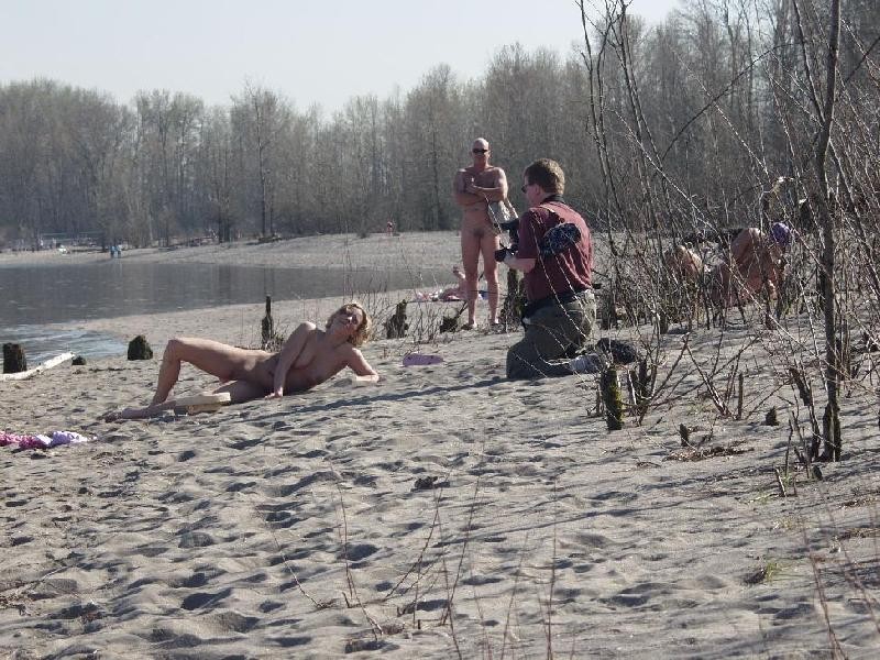 Avertissement - photos et vidéos de nudistes réels et incroyables
 #72273860