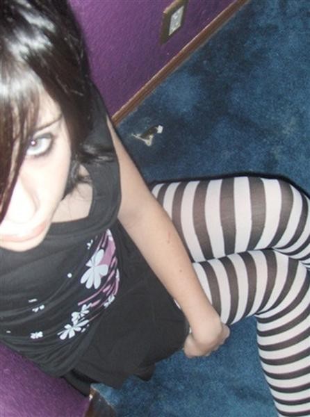 Autofotos de jóvenes emo que se ven lindas
 #67633887