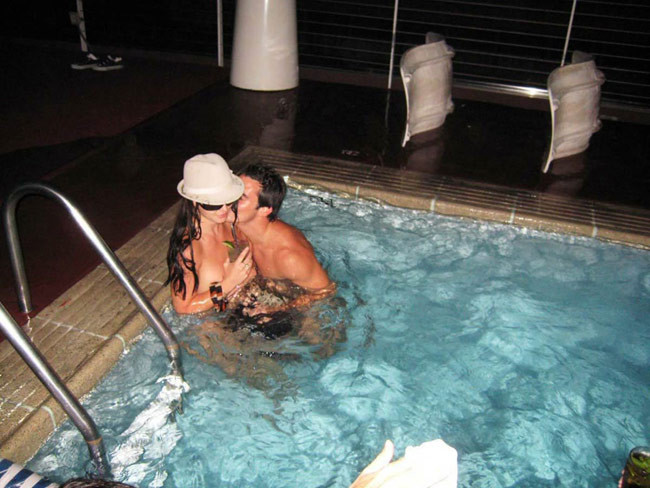 Celebrity Britney Spears pussy and nude in the pool #75427798