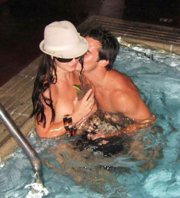 Celebrity Britney Spears pussy and nude in the pool #75427804
