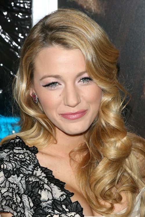Blake Lively caught showing her soft cleavage #75378126