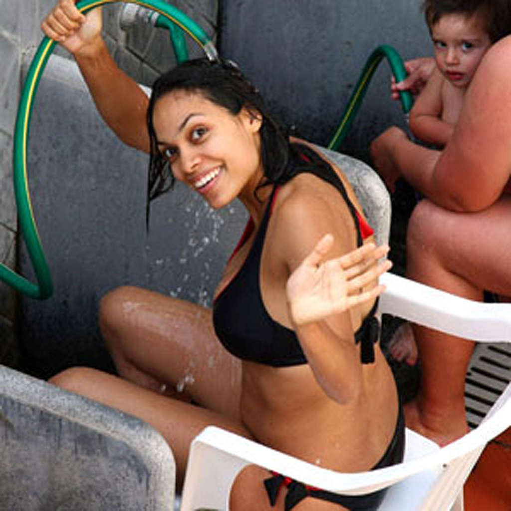 Rosario dawson posiert und zeigt riesige Brüste und sexy Körper
 #75363814