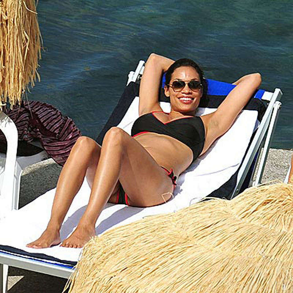 Rosario Dawson posing and showing huge boobs and sexy body #75363821