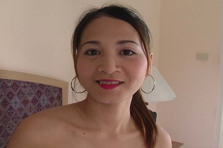 Asiatische cutie saugt und dann bekommen getan doggy style
 #69985586