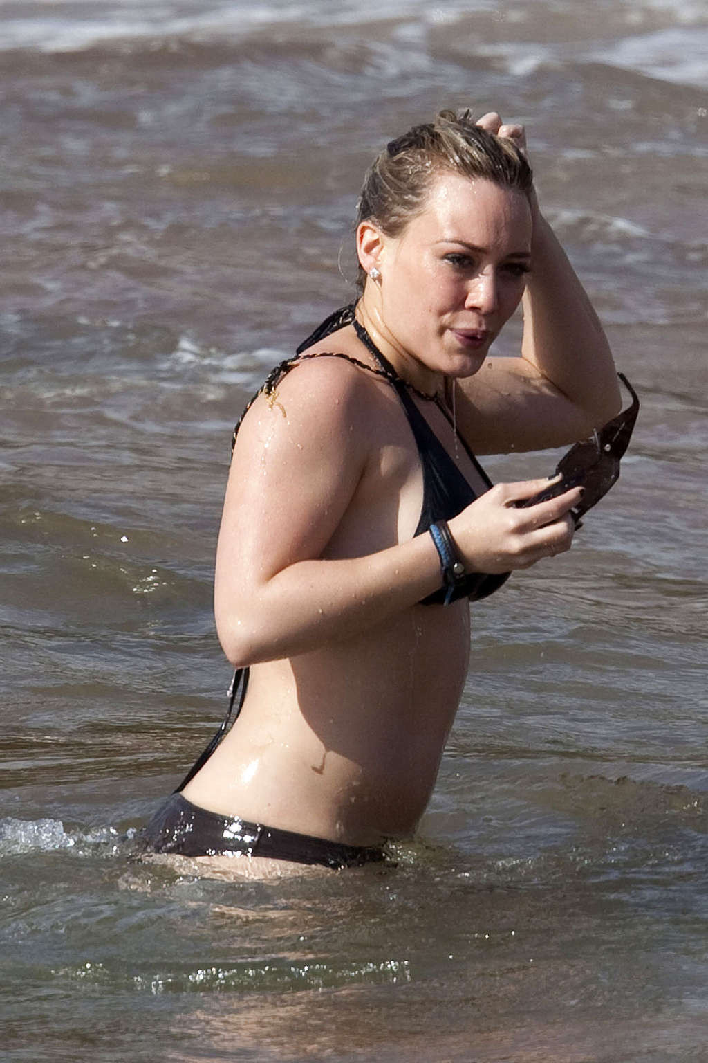 Hilary Duff enjoying on beach and showing sexy body in bikini #75373114