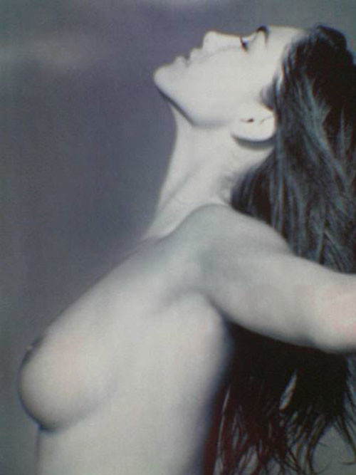 Silvia dimitrova montre ses seins et ses fesses.
 #75262937