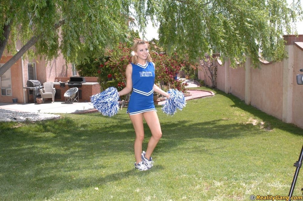 Lexi belle, cheerleader sexy del college, scopa il suo modo di entrare nella squadra
 #74608957