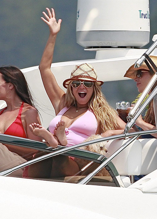 Jessica simpson che mostra pookies e capezzolo scivolare paparazzi pics #75416931