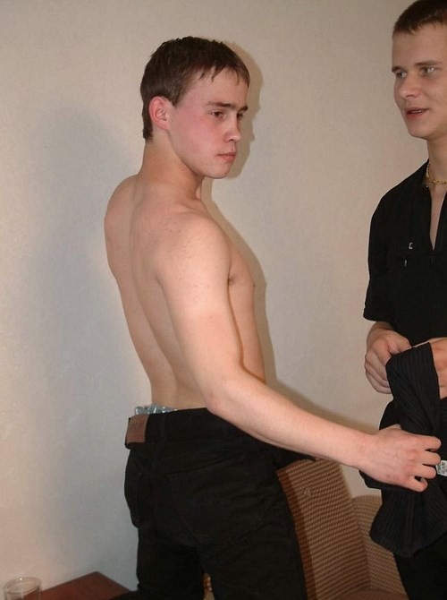 Dos twinks virgen disfrutar de los juegos previos y la primera vez que chupar el gusto
 #76955191