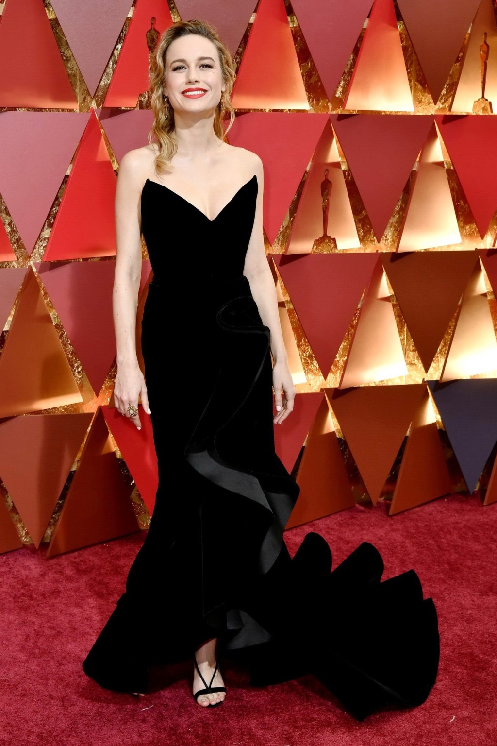 Brie Larson busty in black plunging strapless gown #75139508
