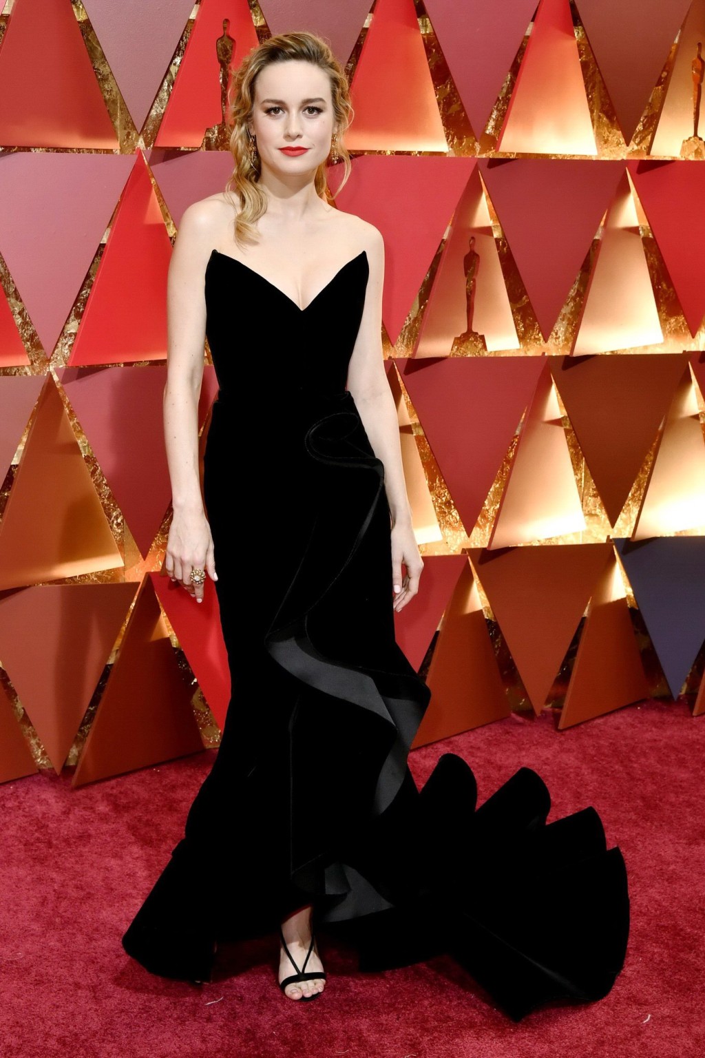Brie Larson busty in black plunging strapless gown #75139532
