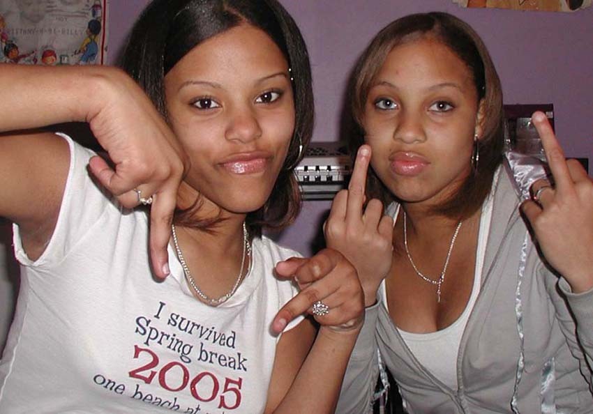 De superbes filles du ghetto qui s'amusent.
 #68479537