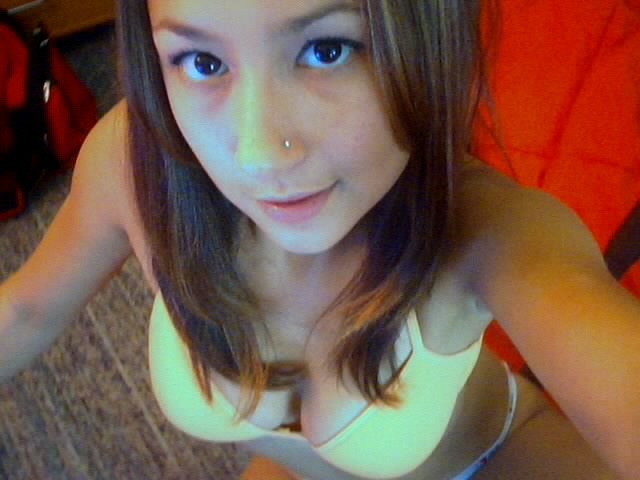 Cute amateur asian teen in bra and panties #70023200