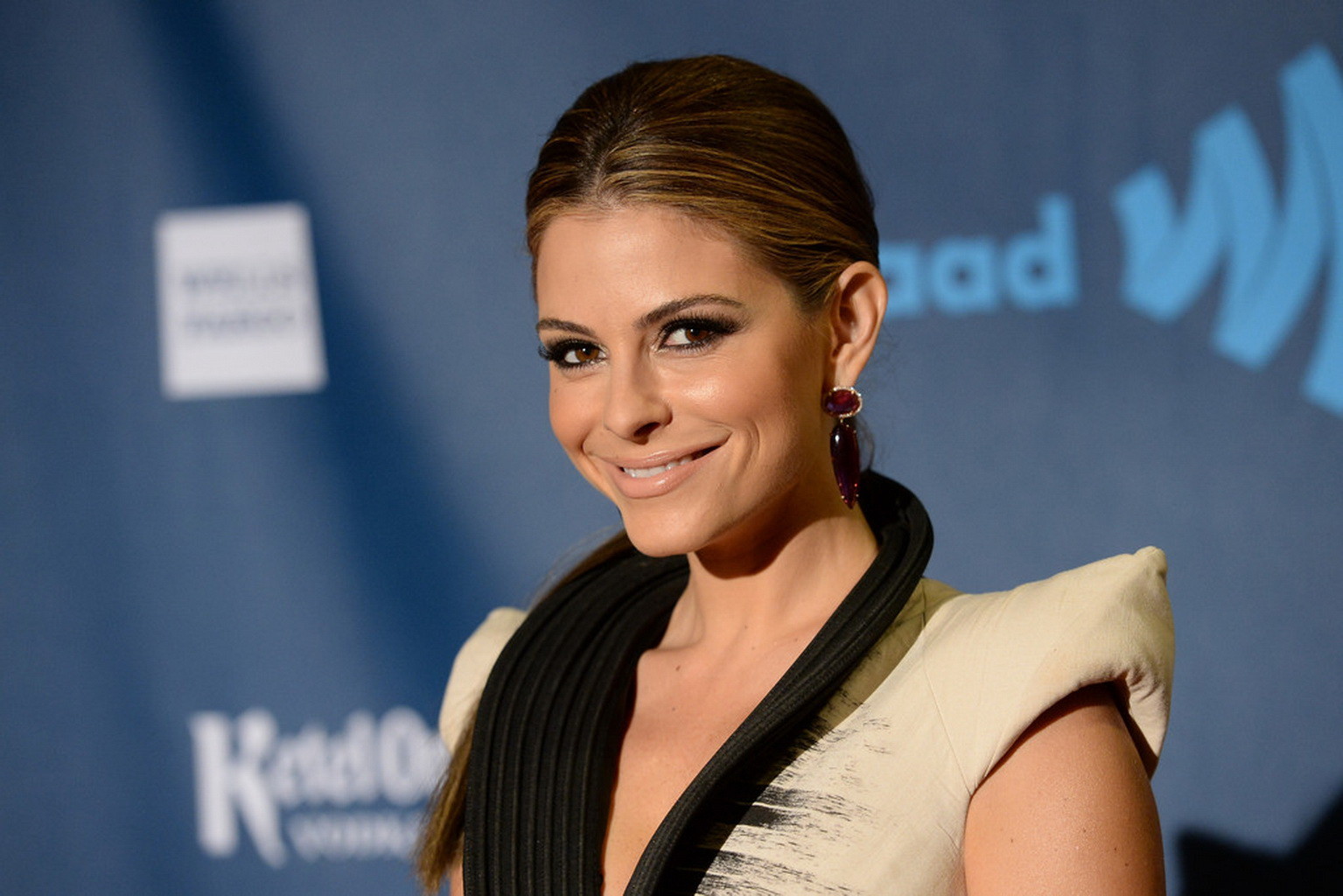 Maria menounos dekolletiert bei den 24. jährlichen glaad media awards in la
 #75234592