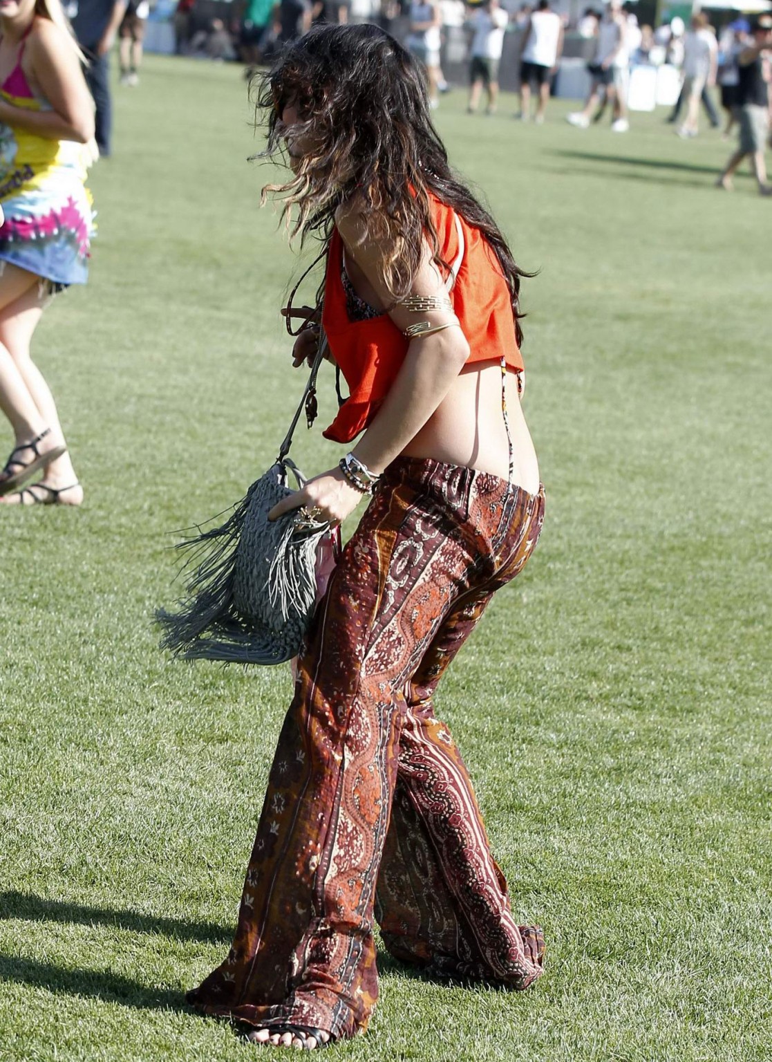 Vanessa hudgens che indossa il top del bikini al festival delle arti musicali della valle di Coachella
 #75307983