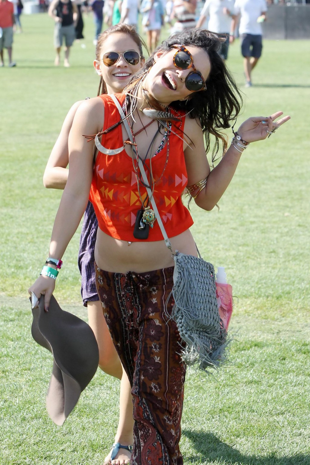 Vanessa hudgens che indossa il top del bikini al festival delle arti musicali della valle di Coachella
 #75308065