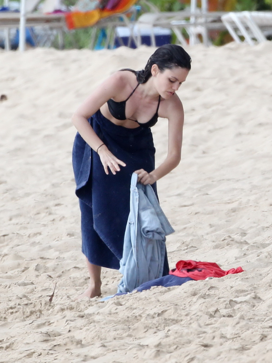 Rachel Bilson zeigt Arsch im schwarzen Bikini am Strand in Barbados
 #75266958