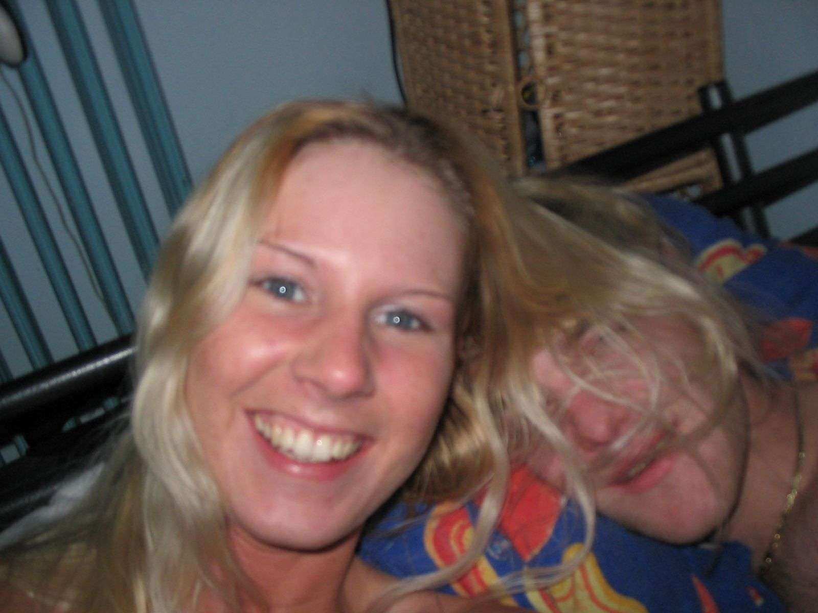 Photos hardcore des vacances d'une blonde montrant son gode-fucking de sa chatte et son s
 #77042504