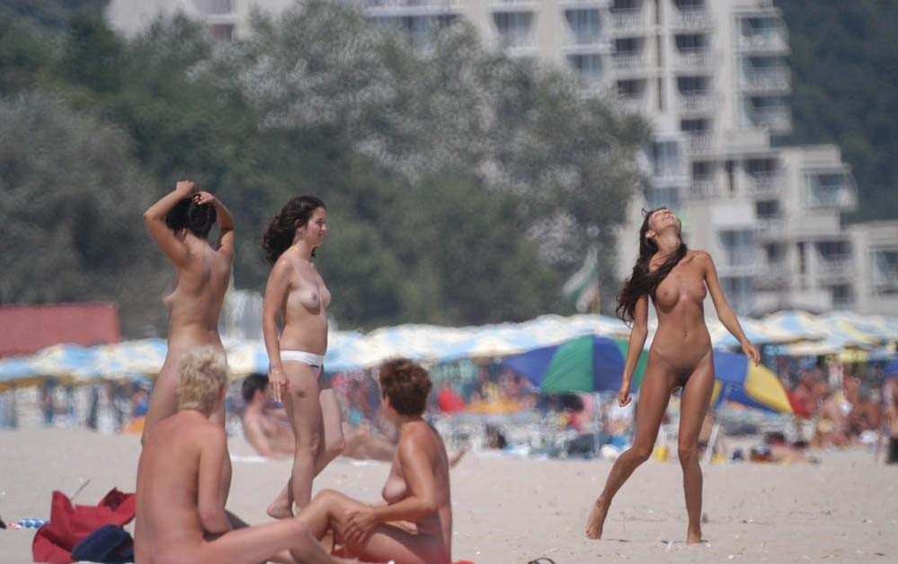 Unbelievable nudist photo 信じられないほどのヌード写真
 #72302371