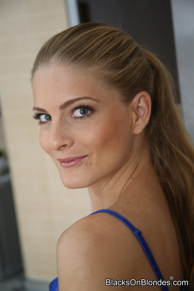 Cayenne klein gets arsch gefickt
 #68518881