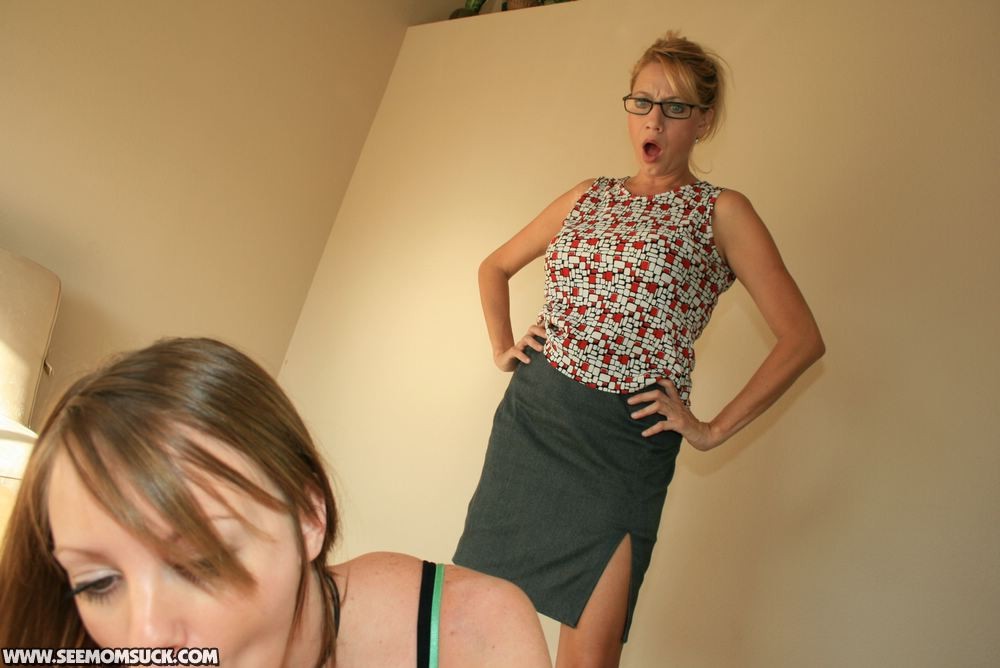Mom Mrs Taylor and teen Leighla give tag team blowjob at see mom #74447476