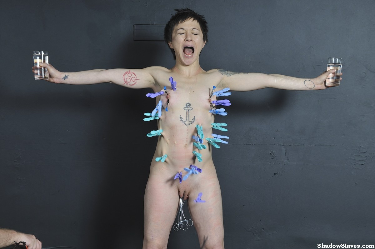 Torture perverse des seins tatoués de Mei Maras
 #69741276