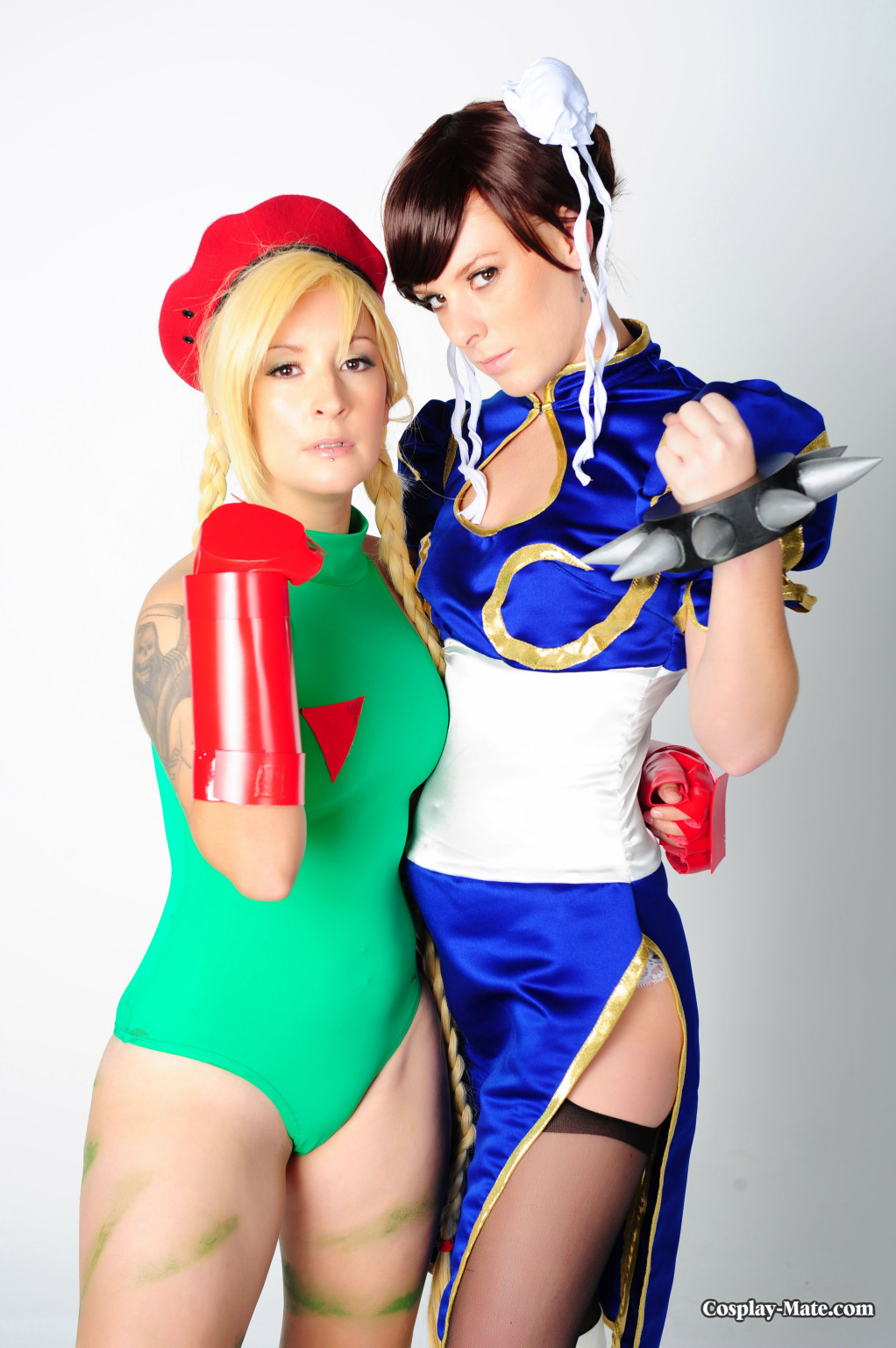 Lindo cosplay chicas juegan dressup
 #72624127