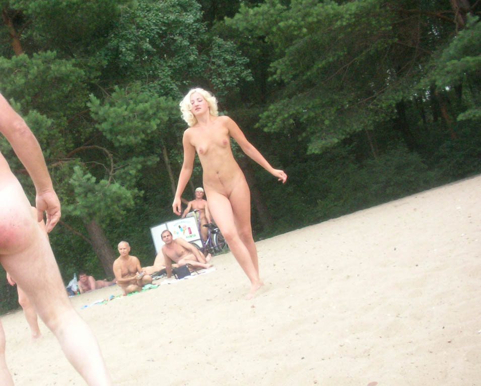 Attenzione - foto e video di nudisti incredibili
 #72277333