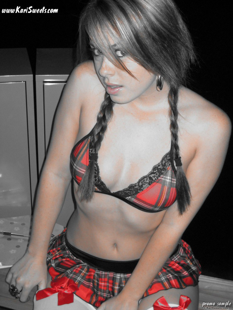 Colegiala traviesa
 #79027420