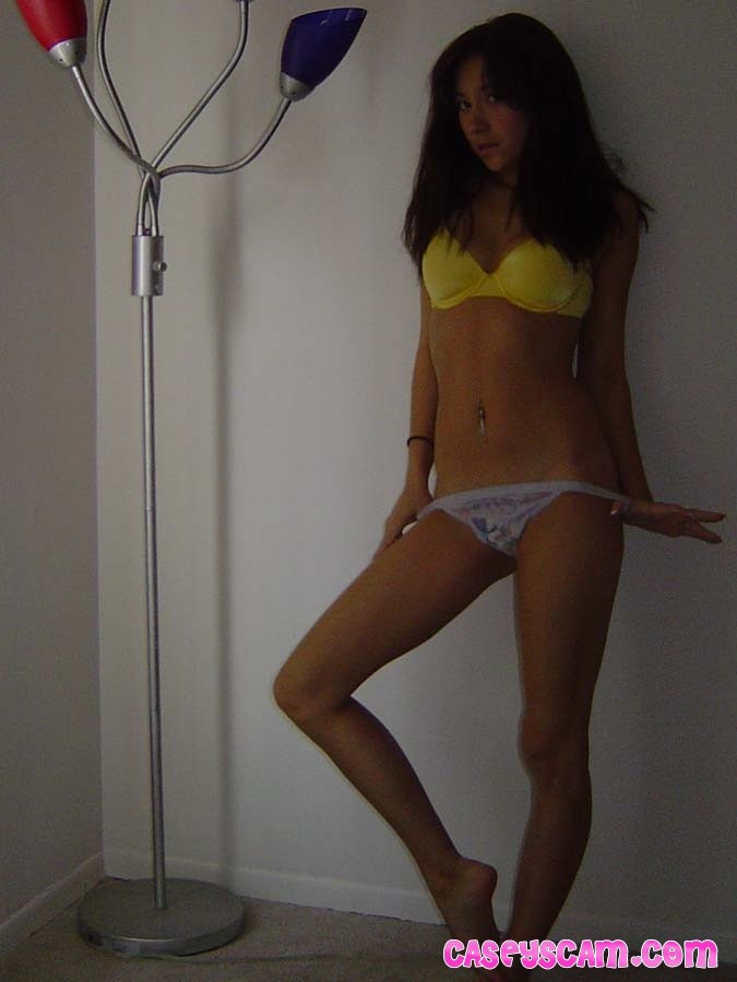 Busty asian teen showing her yellow bra #70008353