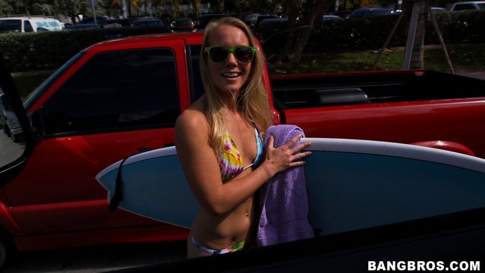 Sexy ragazza bionda surfista sunny stone ottiene dolce culo sbattuto sciocco
 #77444532