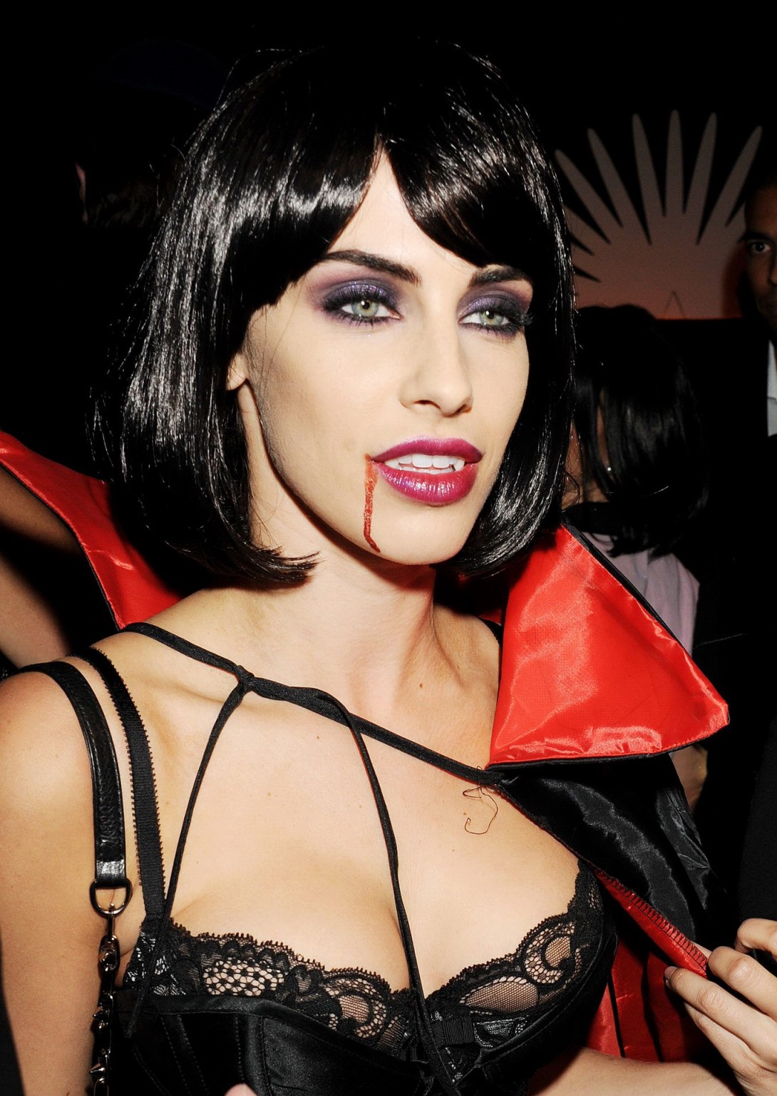 Busty Jessica lowndes vestito come un vampiro sexy
 #75150585