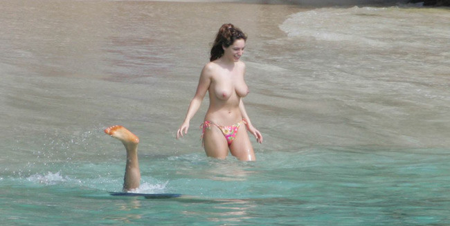 Celeb Kelly Brook shows big nude breasts #75426991