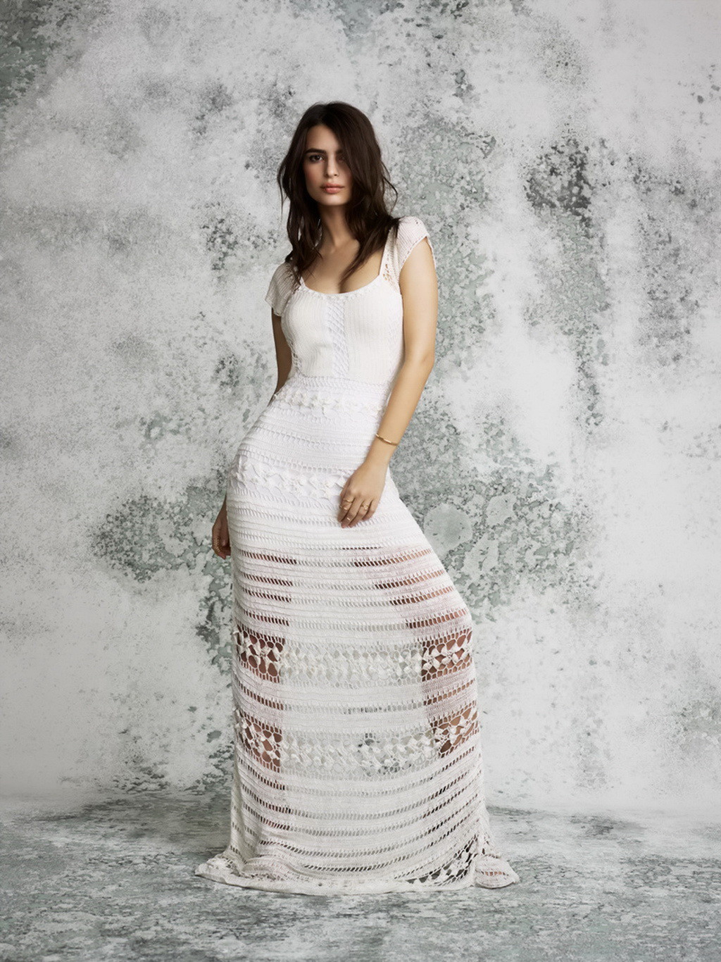 Emily Ratajkowski in Dessous und knappem Outfit bei einem Fotoshooting für Revolve Clot
 #75205020