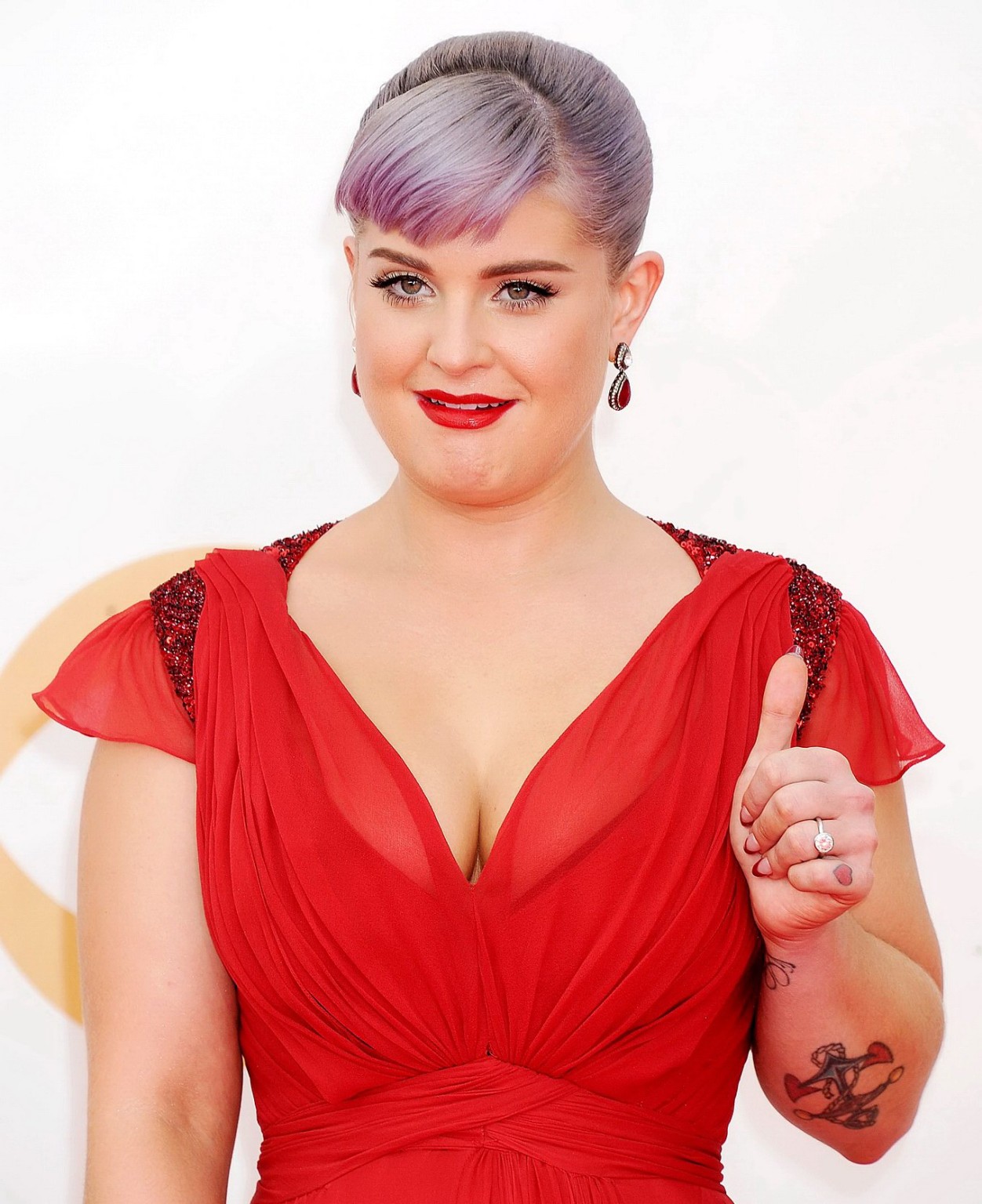 La gordita Kelly Osbourne mostrando un enorme escote en la 65ª edición de los Emmy
 #75218254