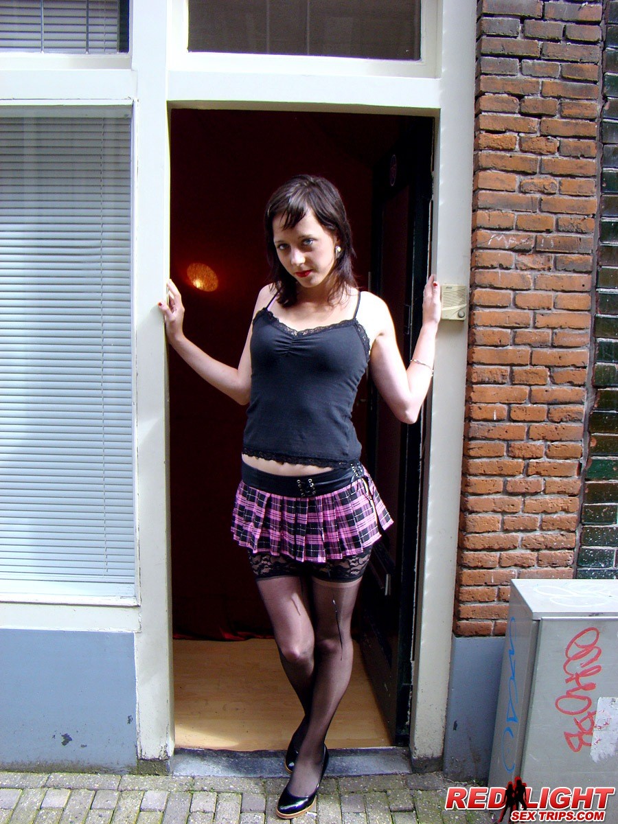 Un touriste suédois vient à Amsterdam pour baiser des prostituées.
 #68844490