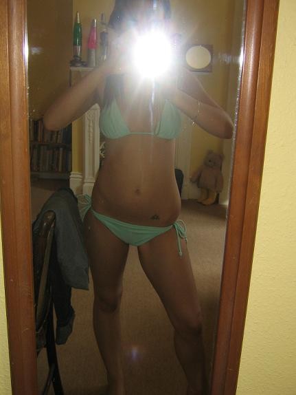 Autofotos de chicas morenas
 #75724779