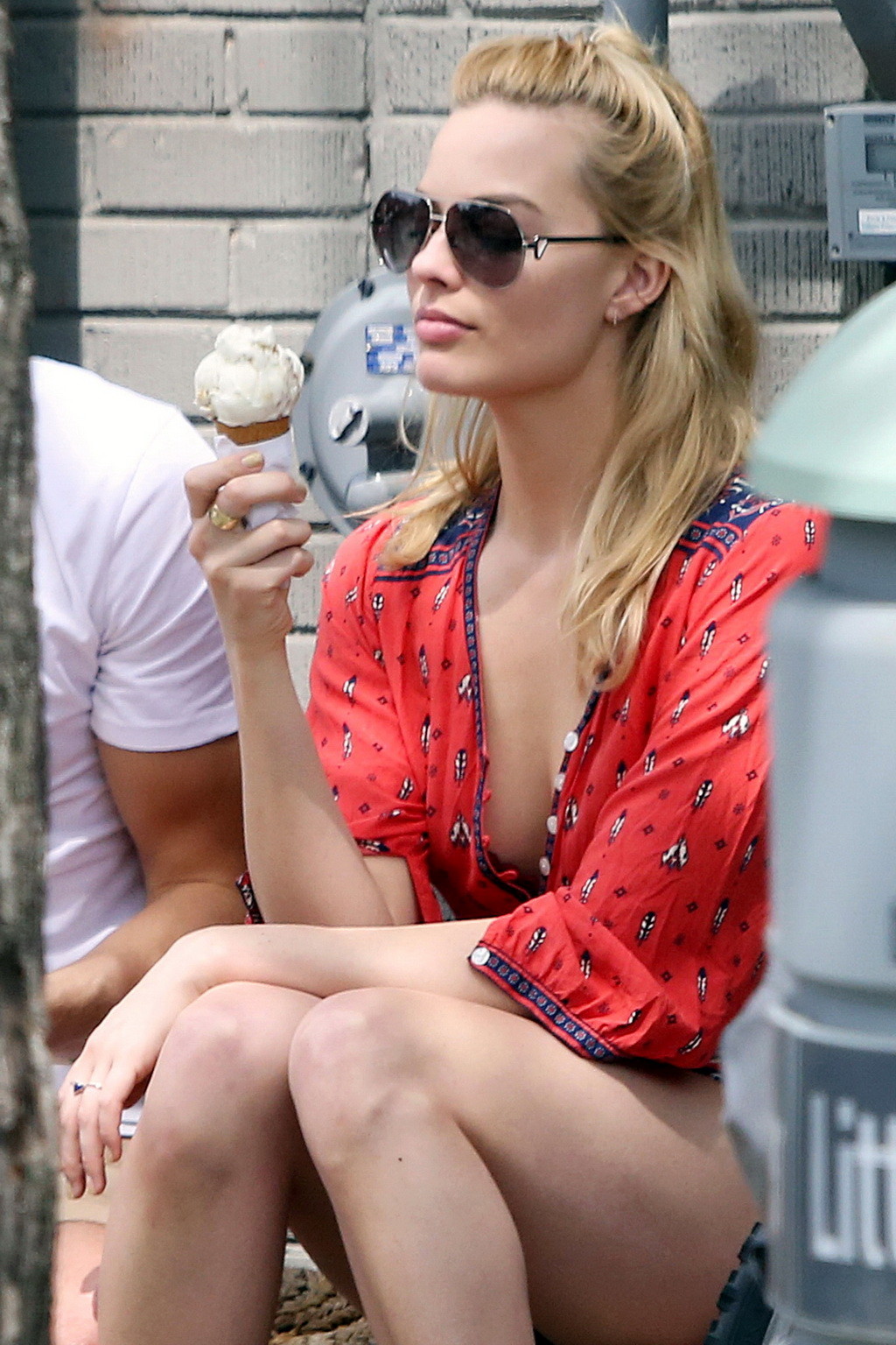 Margot Robbie cleavy licking an ice cream &amp;amp; getting ass groped #75161091