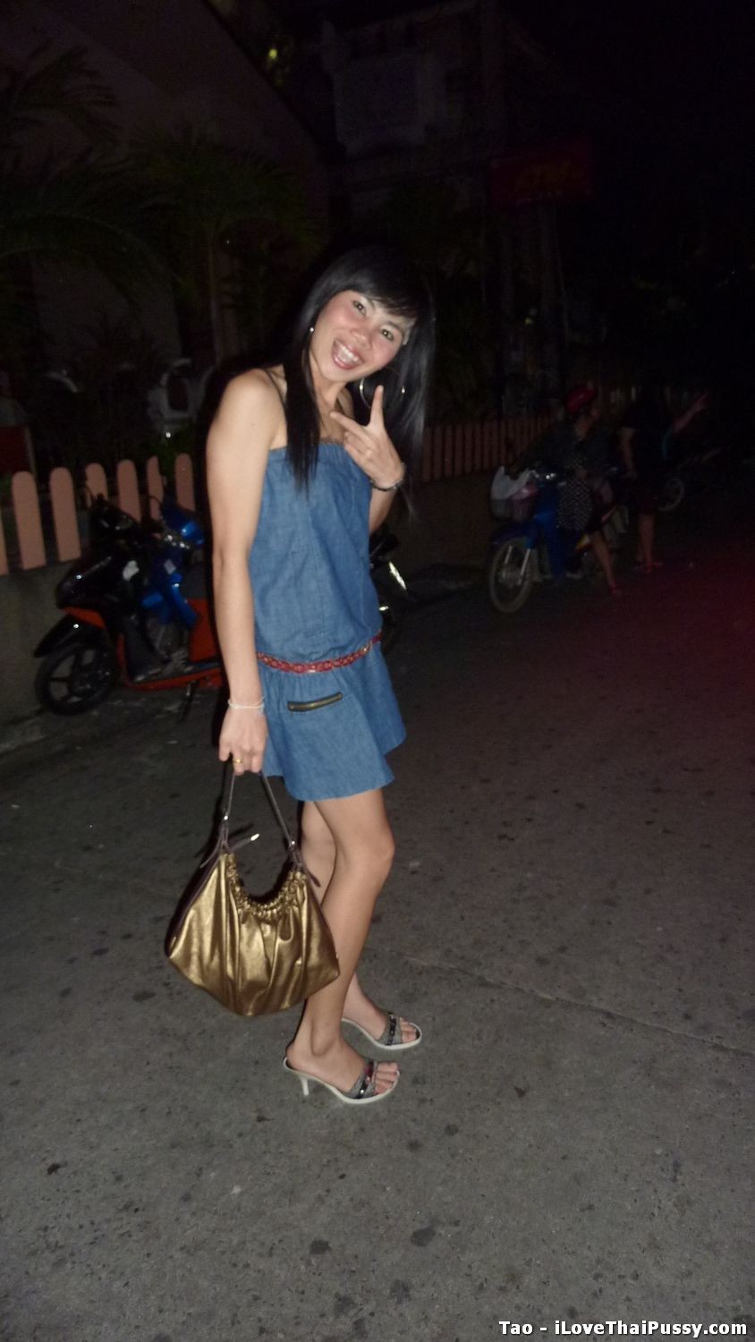 Vere prostitute di strada dalle strade di bangkok thailandia troie asiatiche calde
 #68136108