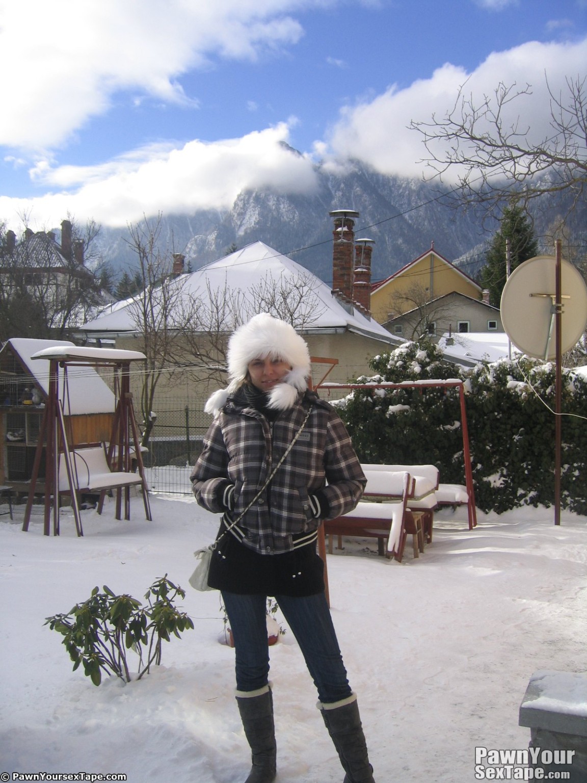 Während in einem Skigebiet große riesige Boob Amateur Lory bekommt nackt für ihre bf zu nehmen 
 #68138827