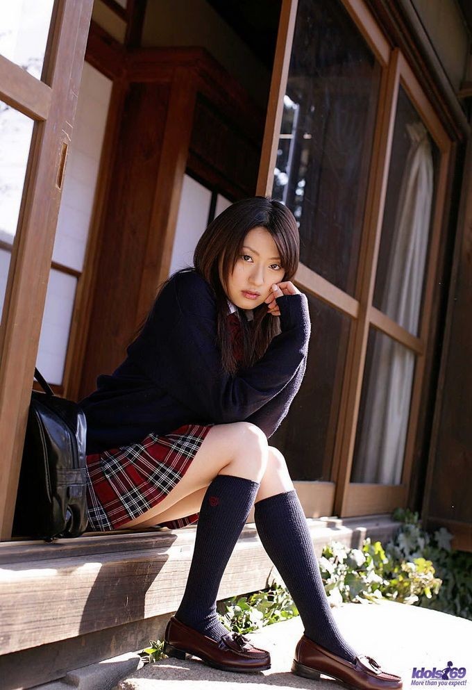 Misa shinozaki japan schoolgirl masturbándose en casa
 #69884356
